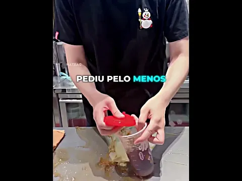 Primeiro dia na barraca de bubble tea dela 🧋