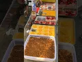 Download Lagu Tiramisu Viral. Orang-orang sudah mulai antri sebelum kiosnya dibuka!