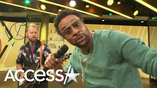 watch shaggy give an epic performance of new bop banana with fellow reggae singer conkarah