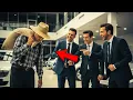 Download Lagu “Ga je met koeienmelk betalen?” – Boer wordt vernederd in autodealer… tot hij het hele wagenpark...