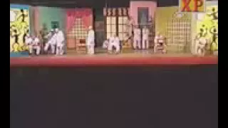 قلبه معلق فيي دندنها