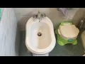 Mr Know it all teaches how to use the bidet