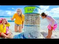 Download Lagu Maggie Naomi and David are playing hide and seek on the beach