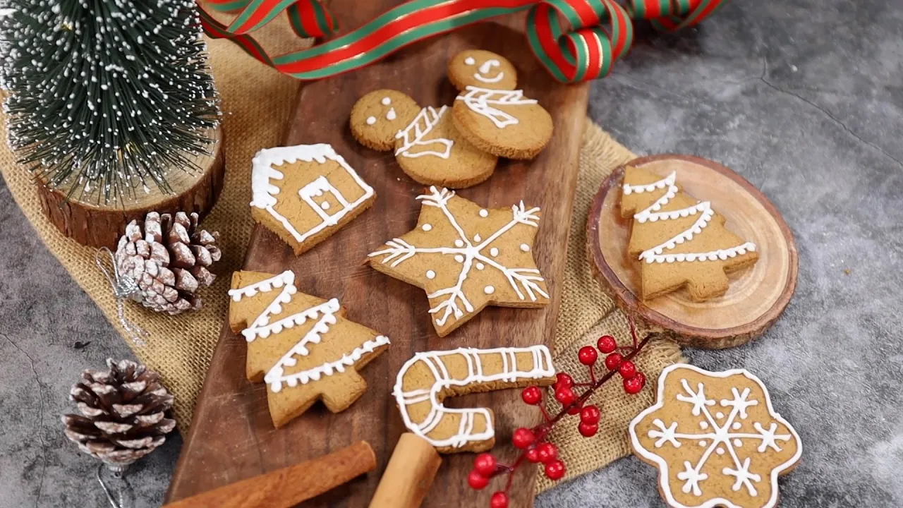 Christmas Gingerbread Cookies - Bnh Gng   Helen