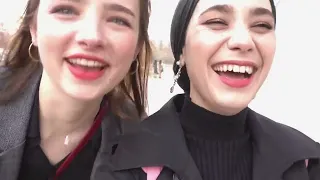 رد فعل     على         لقد صفقت بخفة على جين وجيمين وجونغكوك وجيهوب            لقطات قريبة للغاية   سمعها