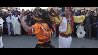                                               بالي تيويزي في تندوف في مهرجان الدولي جاكن الأبر دندنها