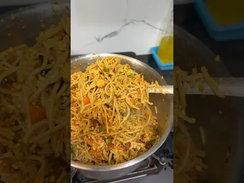 Fast Food Style Chicken Noodles 🍜🤤 #poojaskitchen #noodles #recipe #shorts