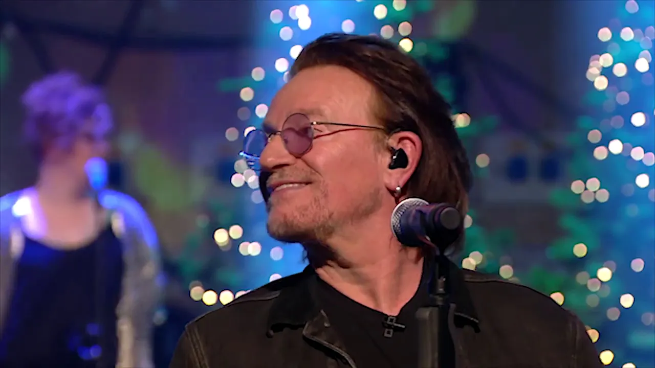 Bono & The Edge 'Baby Please Come Home' Christmas performance | The Late Late Show | RTÉ One Bono & The Edge 'Baby Please Come Home' Christmas performance | The Late Late Show | RTÉ One