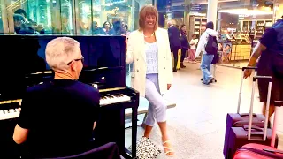 Lady Has The Most Amazing Energy At The Public Piano 