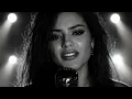 Lia Monroe - Sigo aquí (Official Music Video) (Lyric Video)