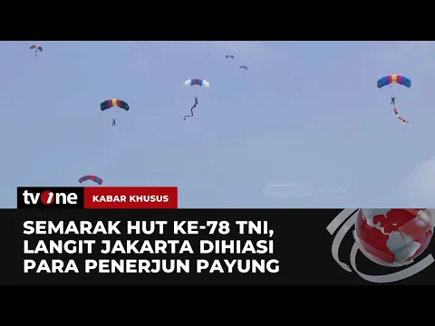 Atraksi Freefall dari Anggota TNI-Polri Ramaikan Perayaan HUT TNI