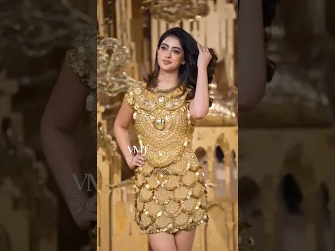 जब अमिताभ बच्चन की पोती नव्या 24 गोल्ड से बना ड्रेस पहनकर फंक्शन में आ गई #shorts