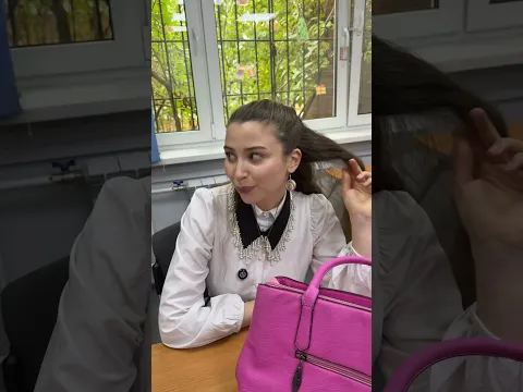 На физру тоже ее возьму! У нее такой дизайн и с кроссовками, и с каблуками можно 👠👟 #юмор #школа
