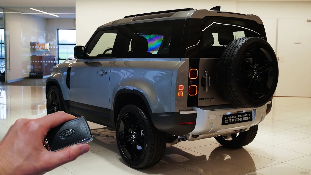 2022 Land Rover Defender - Exterior and Interior Details