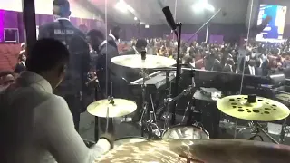  jesus this ariaria enter this bassist and drummer na wrong combo iam moschops