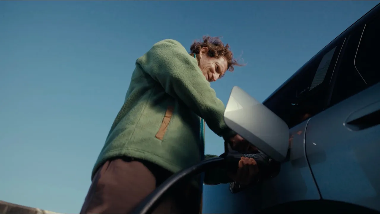 MINI France — MINI — Plan Your Journey and Recharges (YouTube video ad)