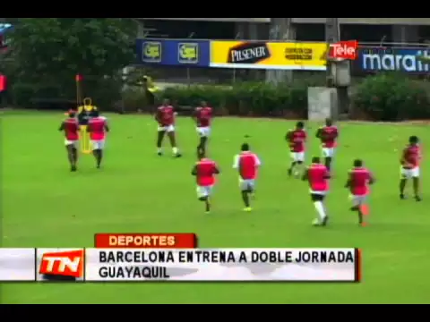 Barcelona entrena a doble jornada