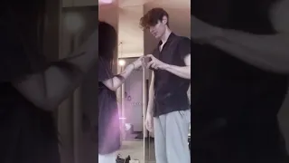 جذبني ماشفت مثله  جذبني ماشفت مثله