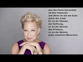 Download Lagu Bette Midler - From A Distance (Deutsche Übersetzung)