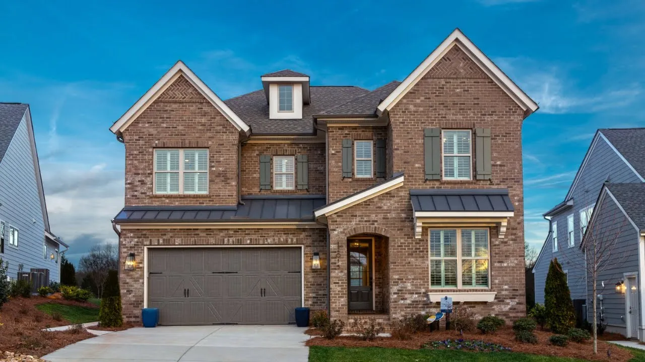 INSIDE A NEW 4 BDRM MODEL HOME NORTH OF CHARLOTTE, NC