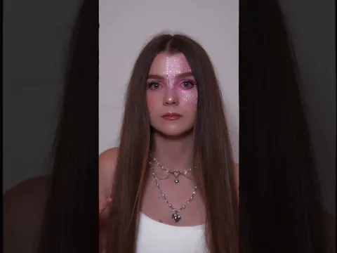 Spider Woman Makeup Transition 🕸️ 💖 #spiderwoman #makeuptransition #gwenstacy #makeup #shorts