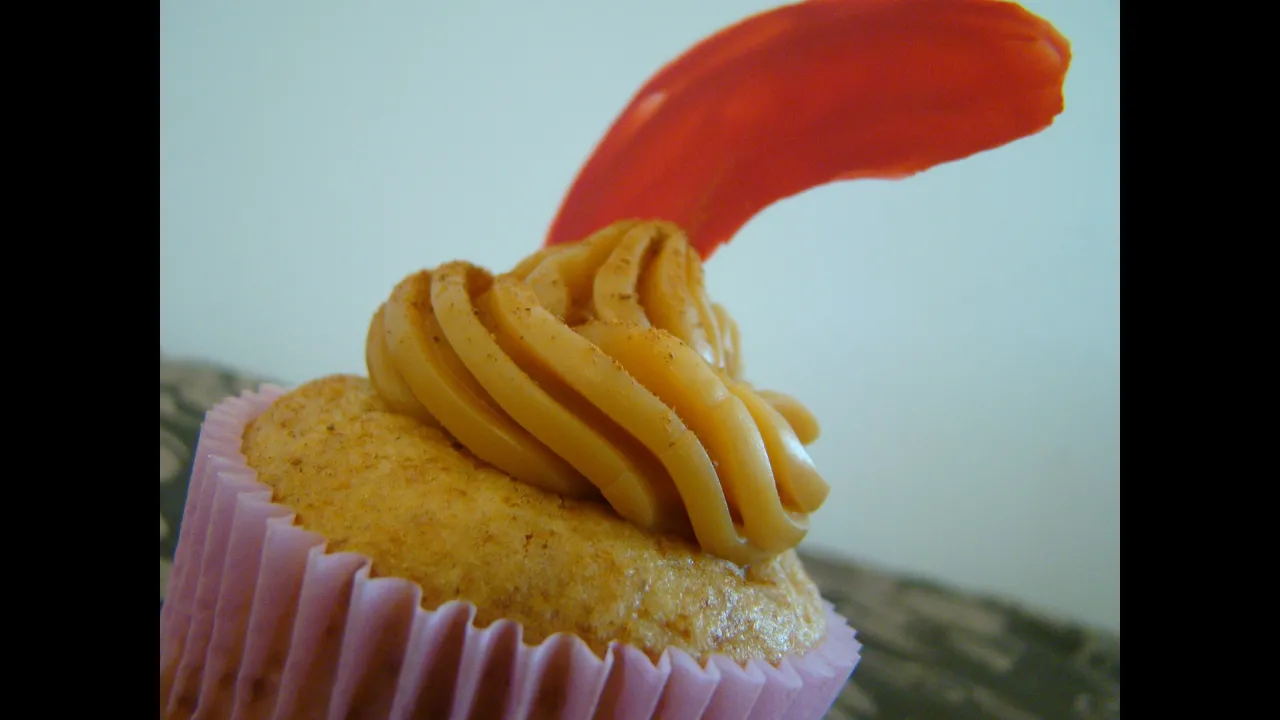 CUPCAKE DE MAÇÃ COM CANELA
