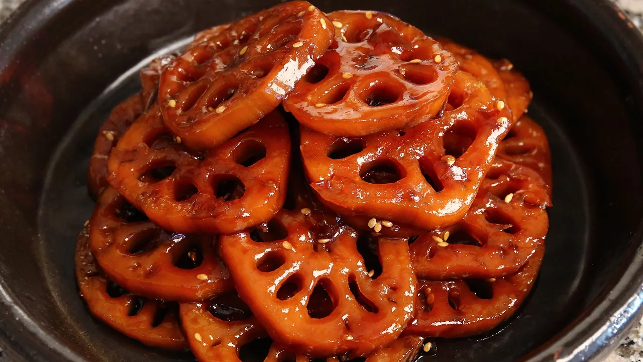 Braised lotus roots (Yeon-geun-jorim: )