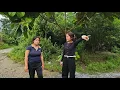 Download Lagu The girl helped bring three children home to their single mother - lý thi My