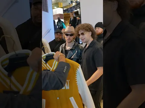 SE FAIRE PASSER POUR JUSTIN BIEBER CHEZ LOUIS VUITTON ! #batflunch #humour #prank #justinbieber