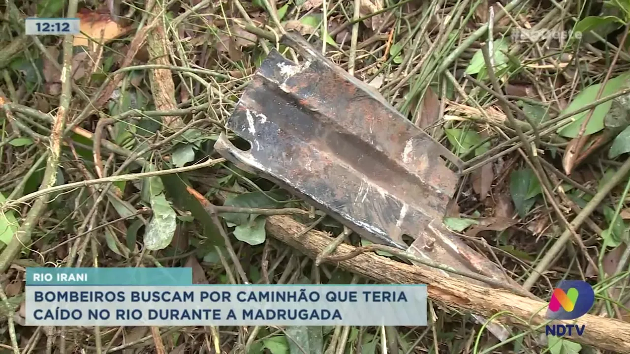 Rio Irani: Bombeiros buscam por caminhão que teria caído no rio