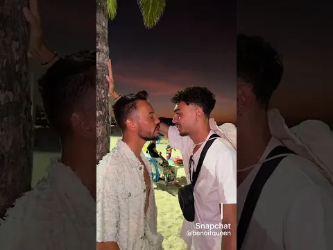 Les pains Benoît et Ryan #tiktok #queenhouse en Thaïlande