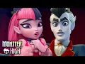 Download Lagu Draculaura's Secret Gets Exposed to Her Dad?? | Monster High