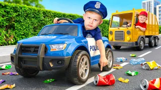 Sidewalk Cops Chase the Littering Boy!