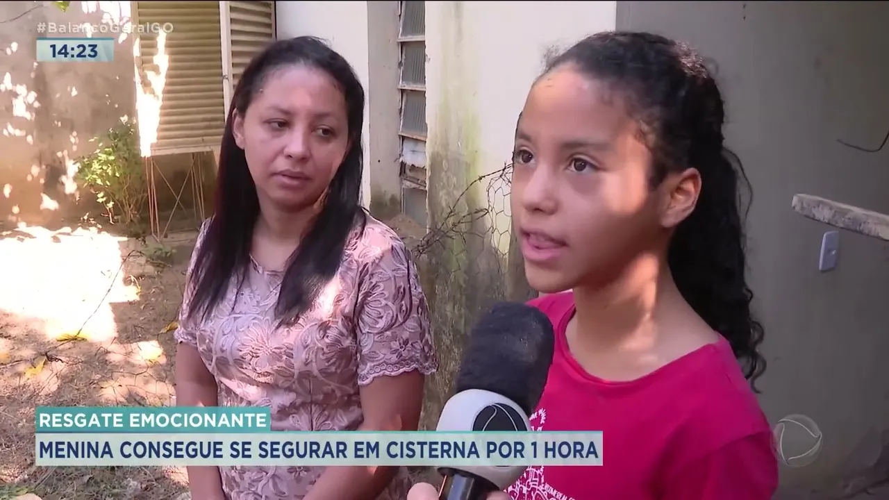RESGATE EMOCIONANTE: MENINA CONSEGUE SE SEGURAR EM CISTERNA POR 1 HORA