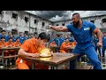 Download Lagu Tyran de la prison maltraitait nouveau venu,sans savoir que c'était la réincarnation du dieu guerre!