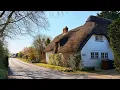 Download Lagu Idyllische wandeling door een Engels dorp | 4K POV met rustige vertelling en muziek