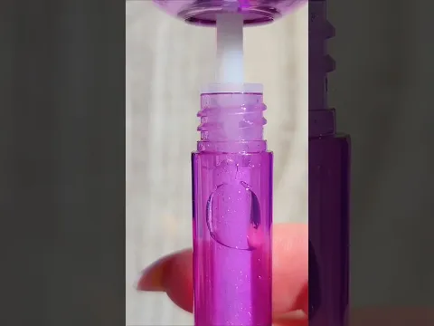 #glitter #glittergloss #glittermakeup #gloss #lipgloss #lipbalm #lipstick #asmr #oddlysatisfying