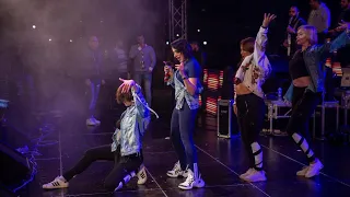                                              من حفل الأكاديمية البحرية  ساندي   مغنطيس دندنها
