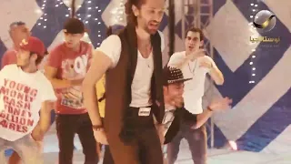 كريم محمود عبد العزيز ولع الدنيا بأغنية   الكيمي كيمي كا   من فيلم عش البلبل    دندنها