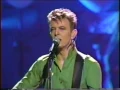 Download Lagu David Bowie 'Waiting For The Man'.