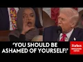 Lagu BREAKING NEWS: Ilhan Omar Screams At Trump During State Of The Union—Then He Reacts