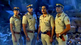 supercops vs supervillains ek ghaatak vaayaras se hamala hua mumbai par