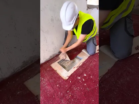 100-Year-Old Safe Found Under Carpet in Abandoned House💰