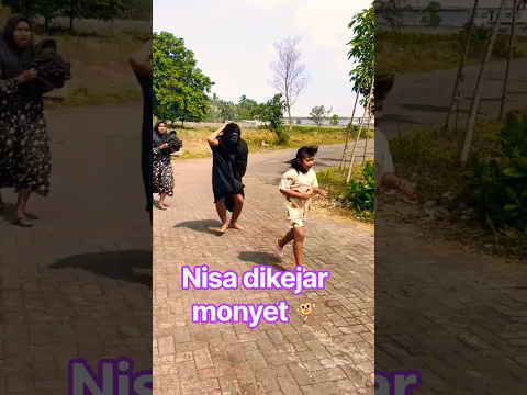 NISA DI KEJAR MONYET 🐒