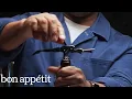 Download Lagu Hoe je wijn opent als een pro (gebruik een wijnsleutel) | Bon Appétit