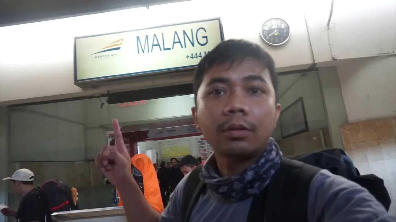 
          
          
          
            
            VLOG 10 - JAKARTA, MALANG, BROMO,  perjalanan menantang diri  !! part 1
          
        . 