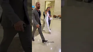 انفعال الفنانه سيرين عبد النور لحظه وصولها مهرجان الفضائيات سيرين عبدالنور 