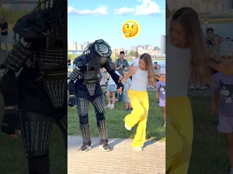 ASTRONOMIA GIRL TEACHING π¨ TUZELITY DANCING SHUFFLE π€―