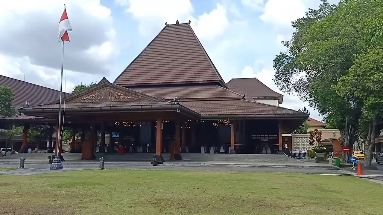 Tes Covid-19 GeNose di Stasiun Balapan Solo, Harga Rp20 Ribu Hanya 10 Menit Hasil Tes Keluar. 