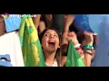 The whole floor danced to the rhythm of El Polaco with "Deja de llorar"